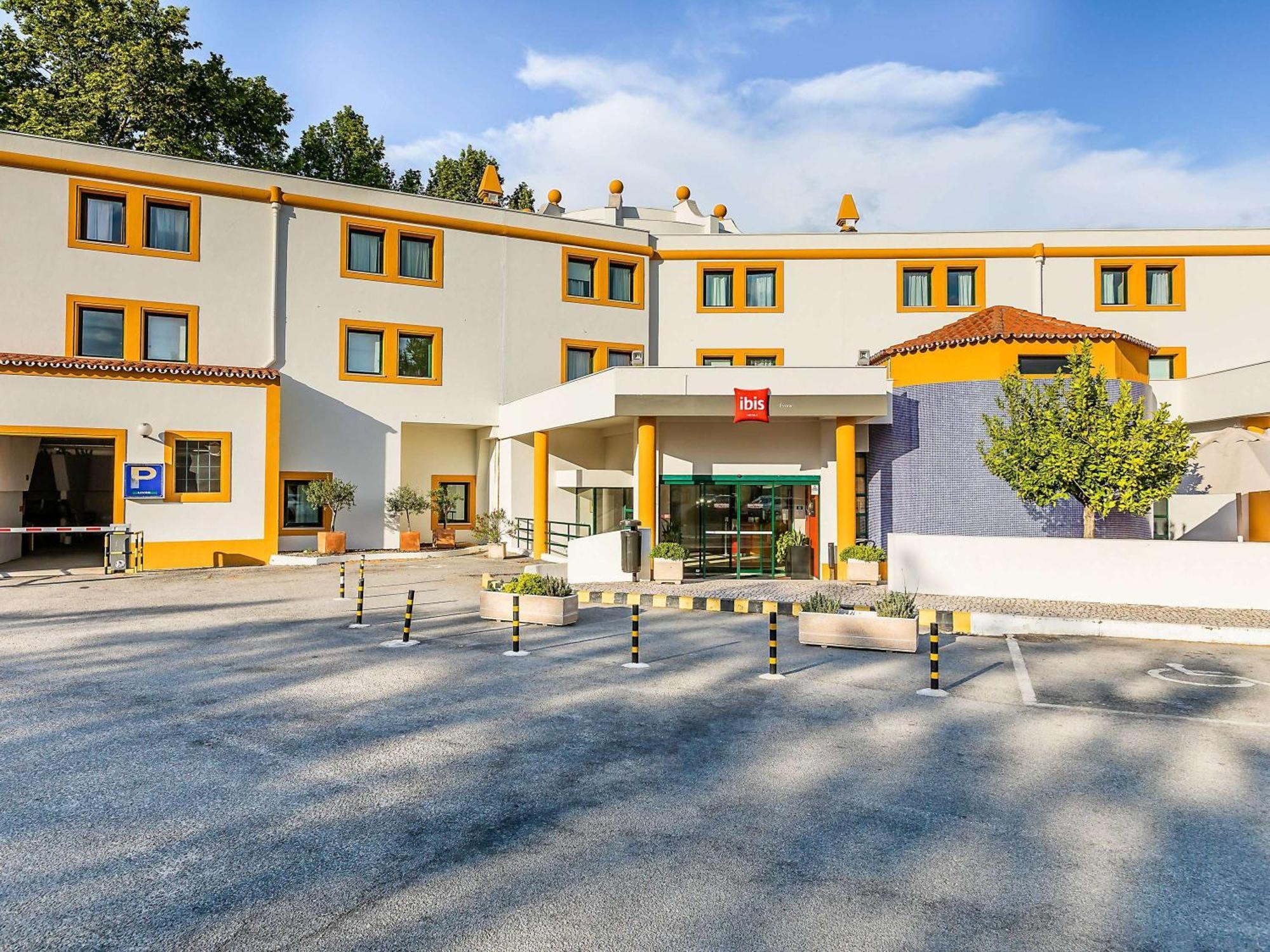 Hotel Ibis Évora Kültér fotó